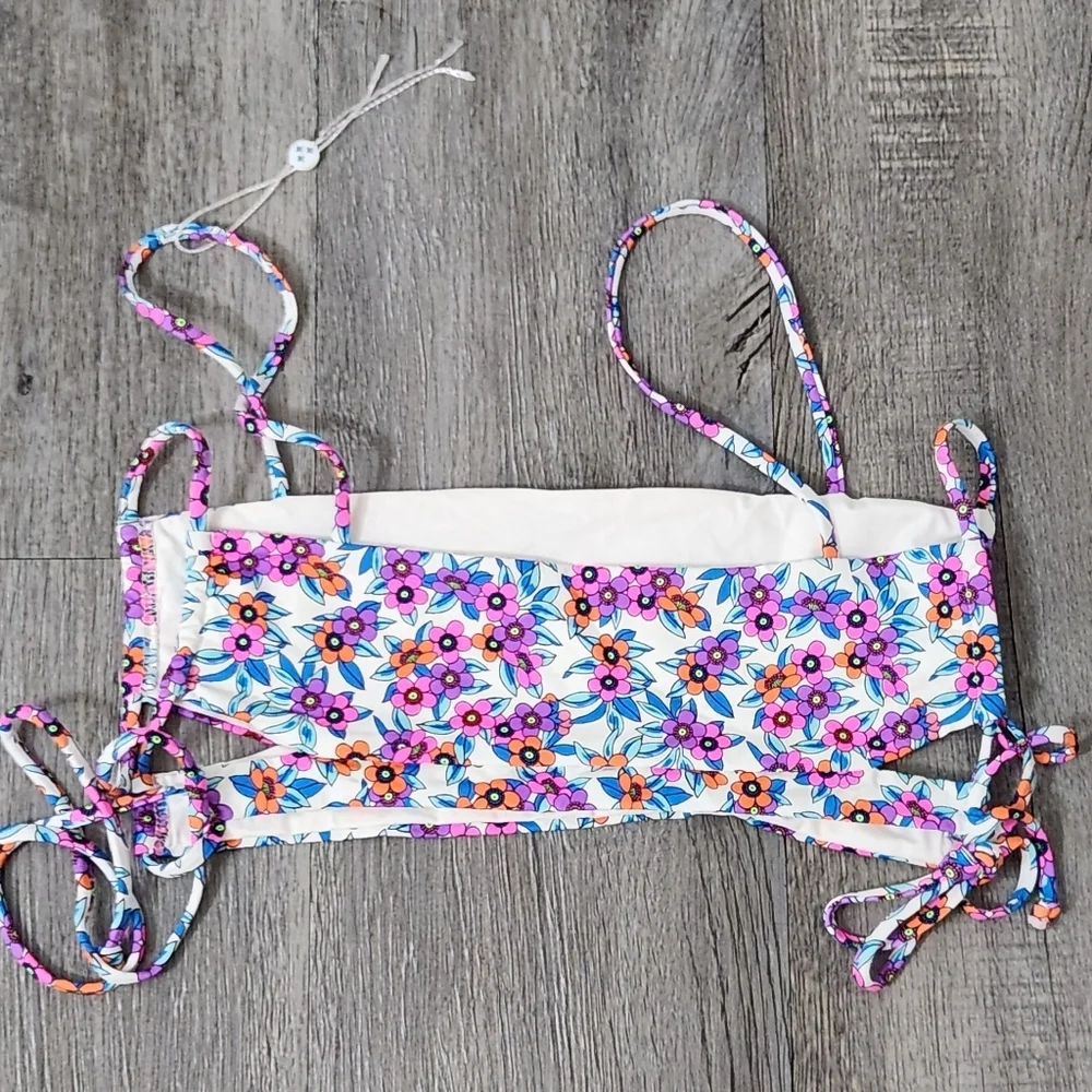 New!Frankie's Bikinis Flower Farm‎ Bikini Top